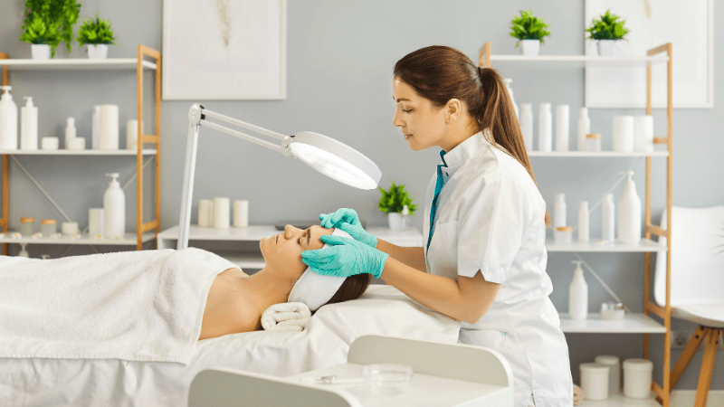 Lợi ích khi trẻ hóa da mặt bằng laser và lưu ý cần biết 5 tre-hoa-da-mat-bang-laser-3